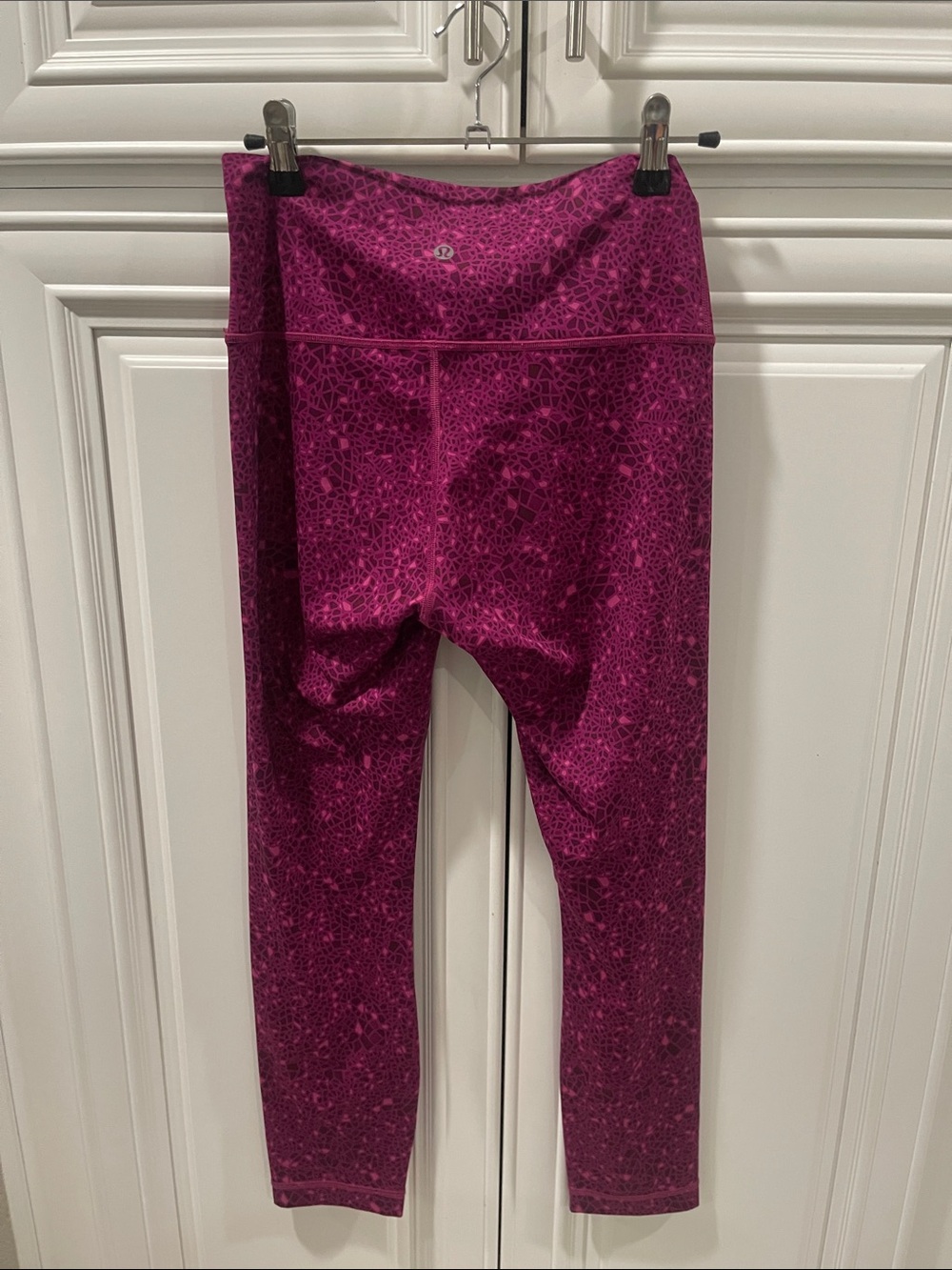 Lululemon High Times 7/8 Leggings Luxtreme
Paradise Geo Regal Plum size 6 - Picture 3 of 11